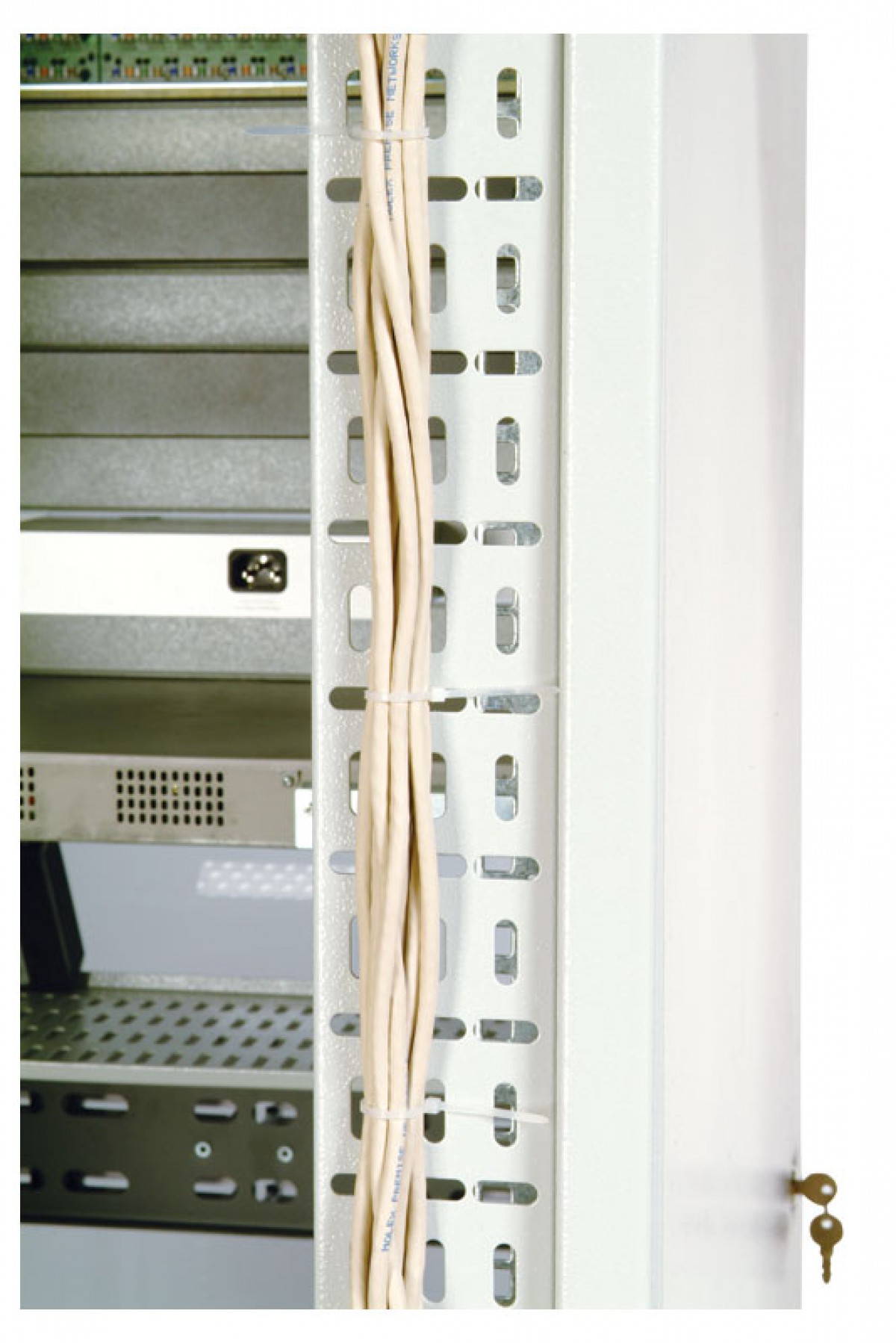 ВКО-М-42.150 вертикальный кабельный органайзер в шкаф, ширина 150 мм 42u